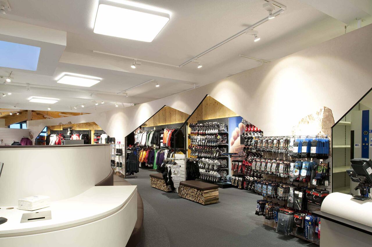 INTERSPORT Wolfart Geschäft Innenansicht